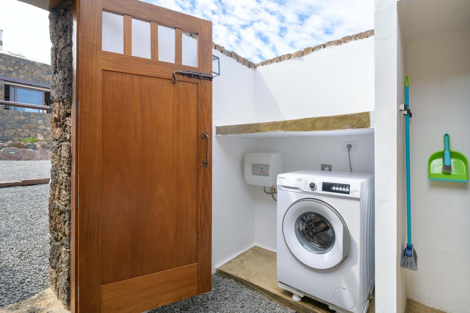 Apartamento Los 4 Nobles Tinajo Bagian luar foto