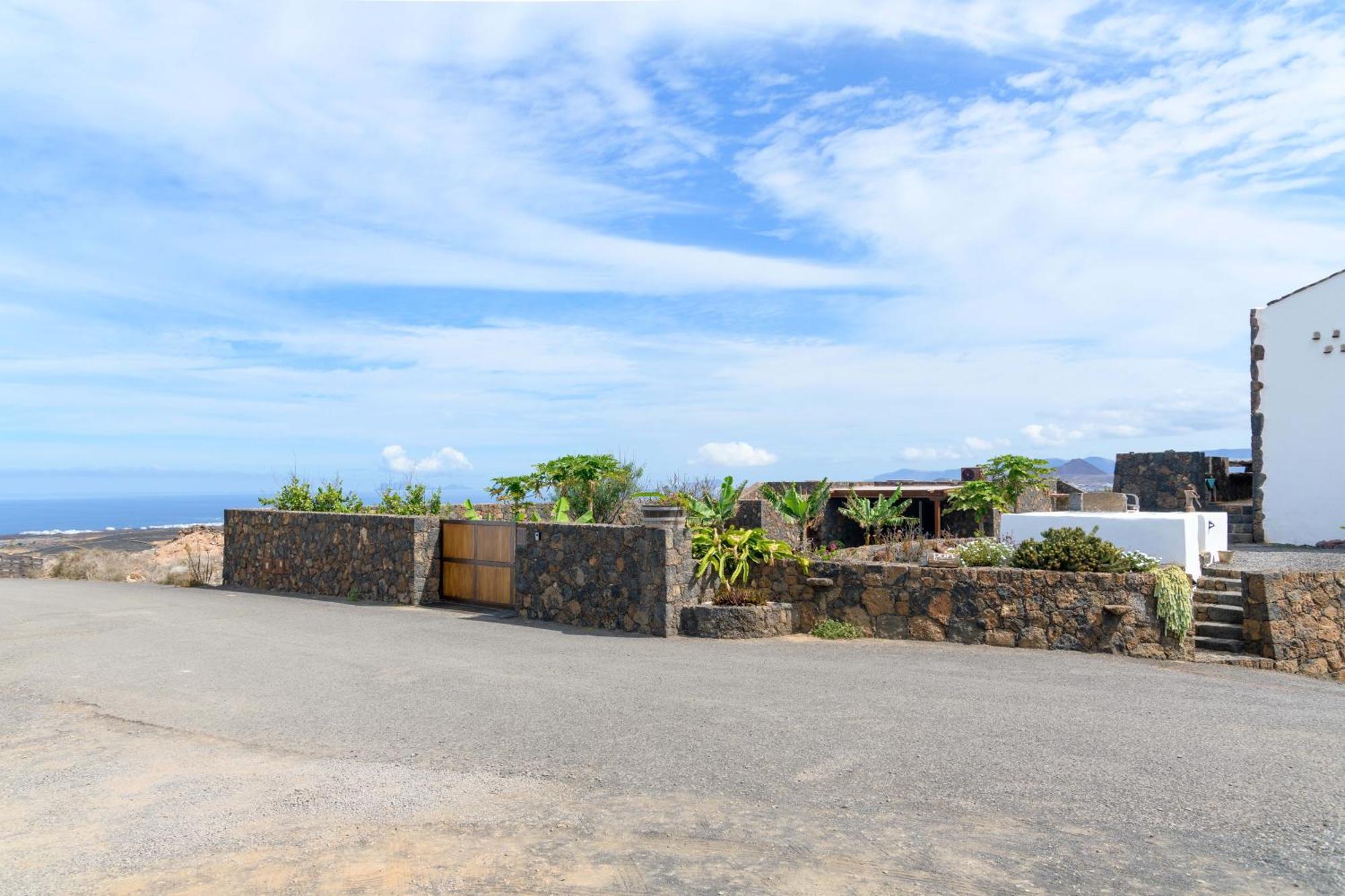 Apartamento Los 4 Nobles Tinajo Bagian luar foto