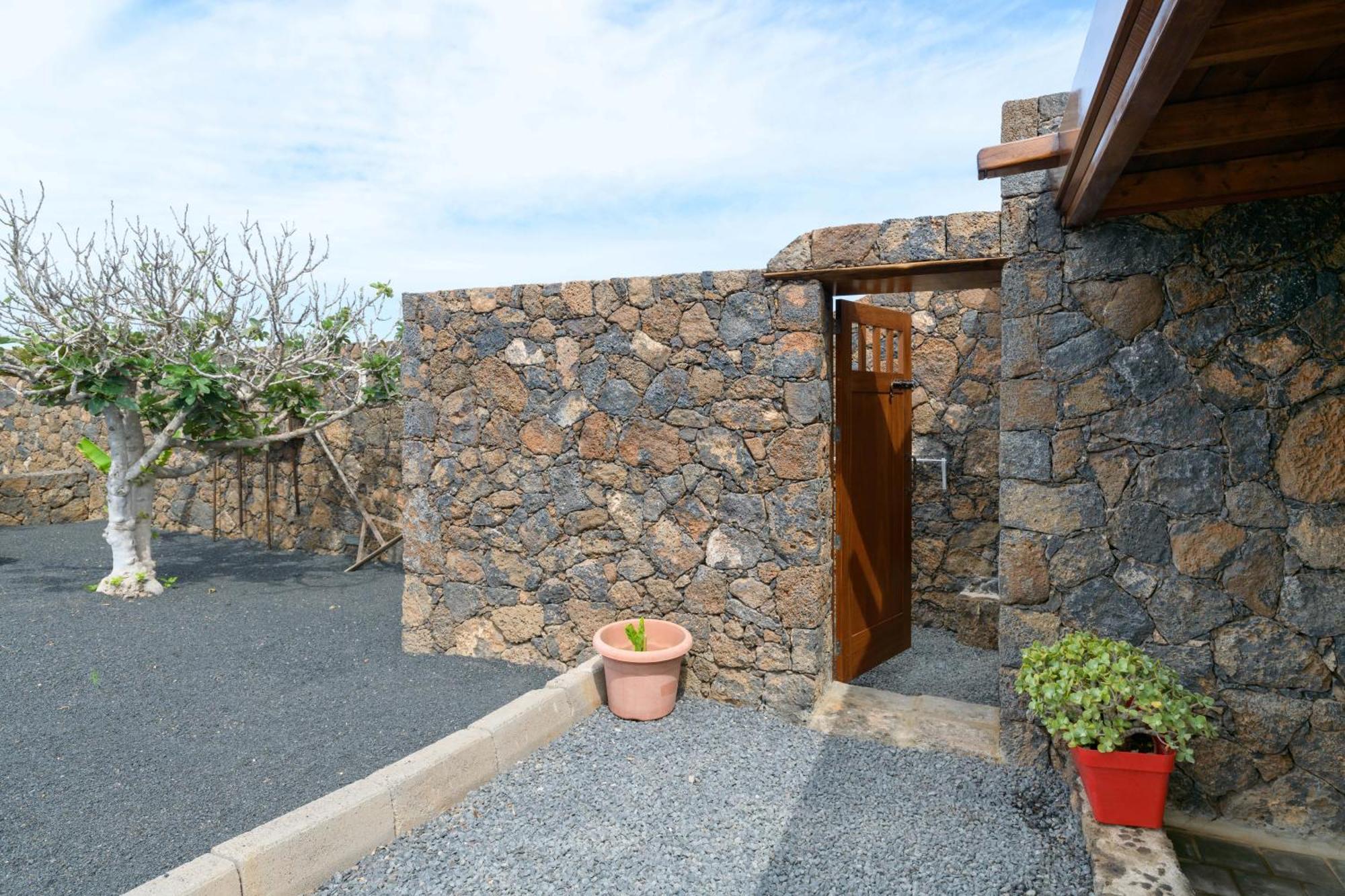 Apartamento Los 4 Nobles Tinajo Bagian luar foto