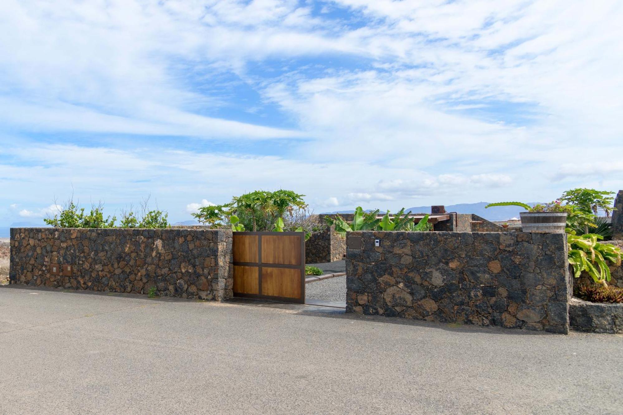 Apartamento Los 4 Nobles Tinajo Bagian luar foto